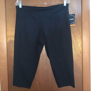 Women’s L JOCKEY Black Stretch Performance 18” Half Tight Athletic Pants NWTS